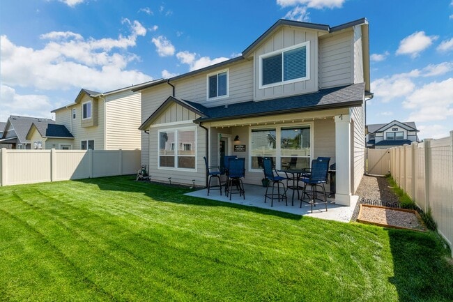 Building Photo - 2580 E Blackstone Dr