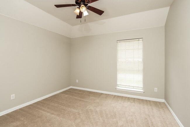 Building Photo - 1161 Masters Dr