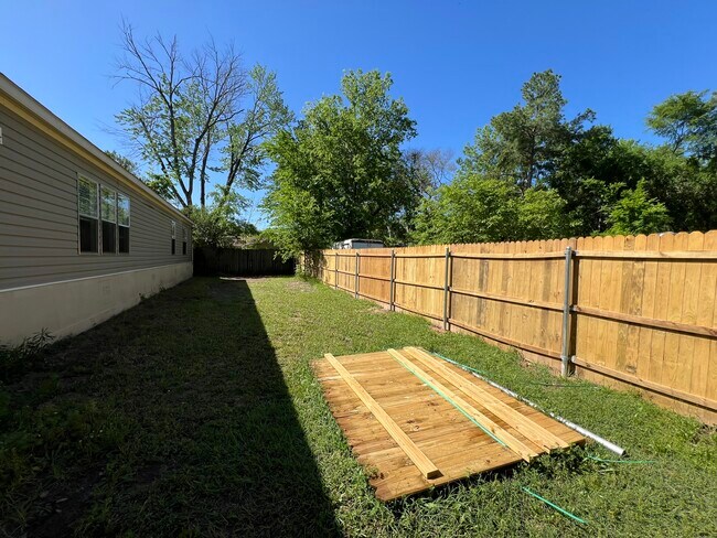 Building Photo - 14299 County Rd 434
