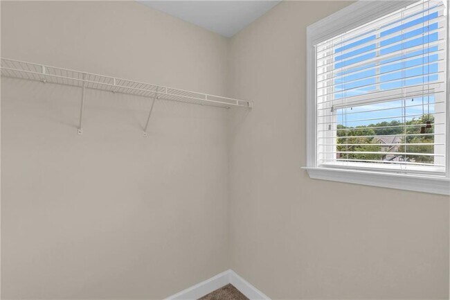 Building Photo - 3295 Carrick Rd