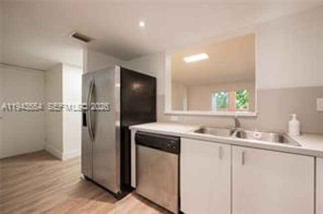 Building Photo - 1 Alhambra Cir