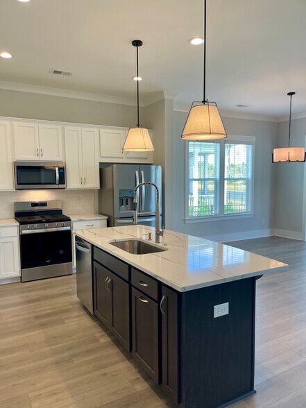 Building Photo - 2034 Comradery Way