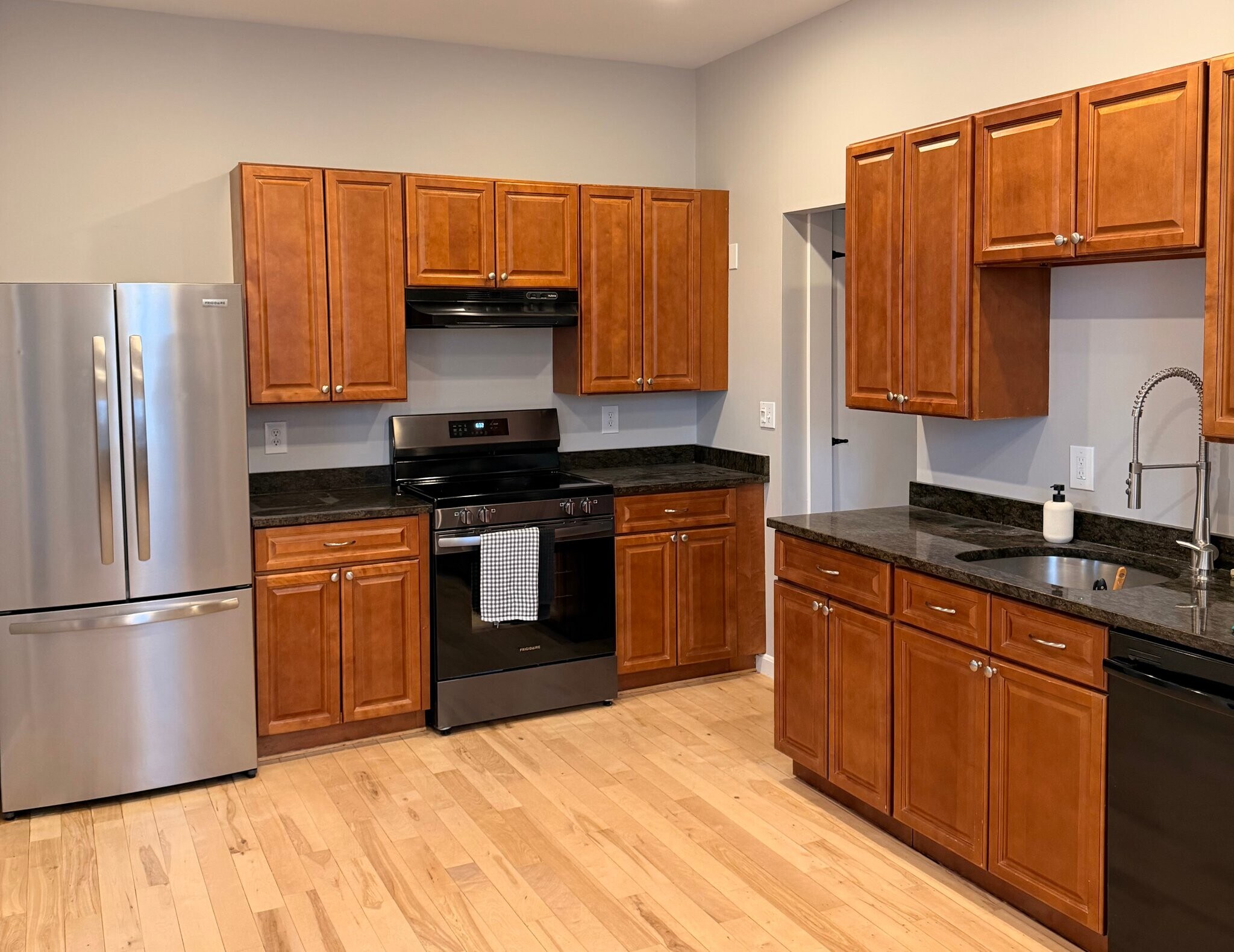 Building Photo - 9 Prospect St