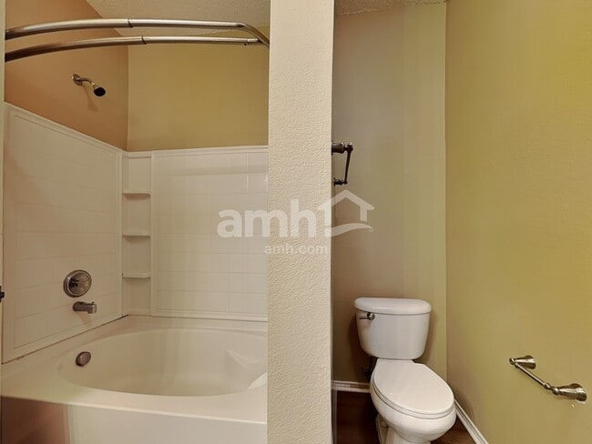 Building Photo - 2821 Bentridge Dr