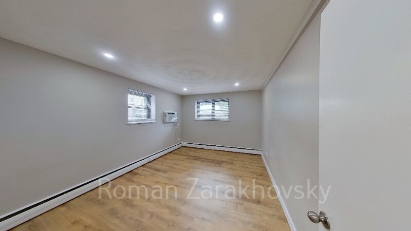 Building Photo - 39 Shepard St