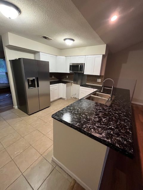 Building Photo - 696 Apuwai Pl