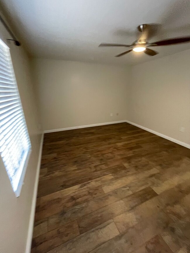 Building Photo - COMING SOON! Beautiful 2 Bedroom, 2 Bath i...