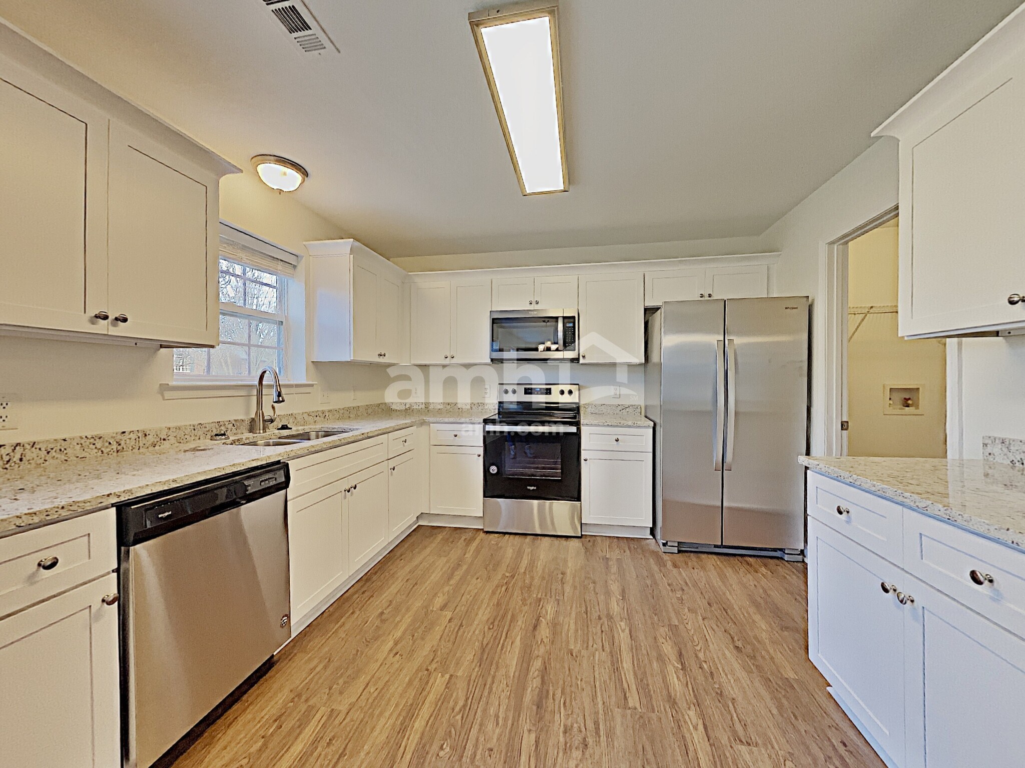 Building Photo - 2148 Spring Hill Cir