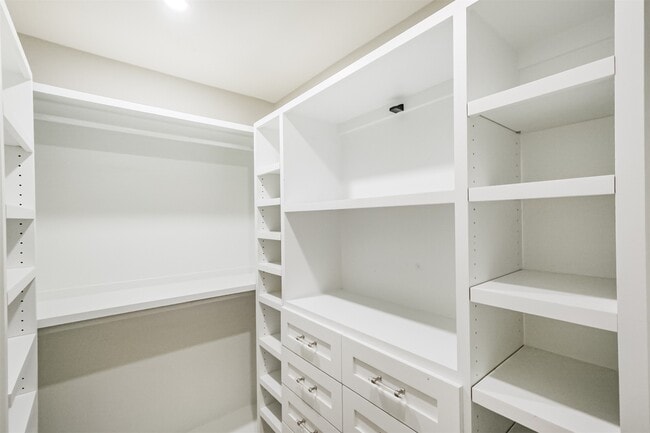 Building Photo - 9714 Railton St