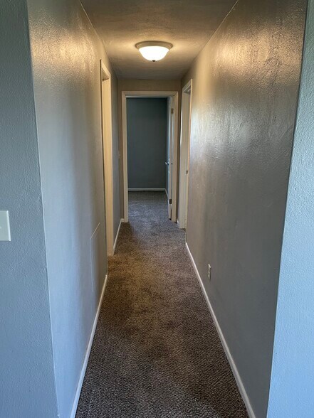 Building Photo - 2750 E Phylbeck Ave