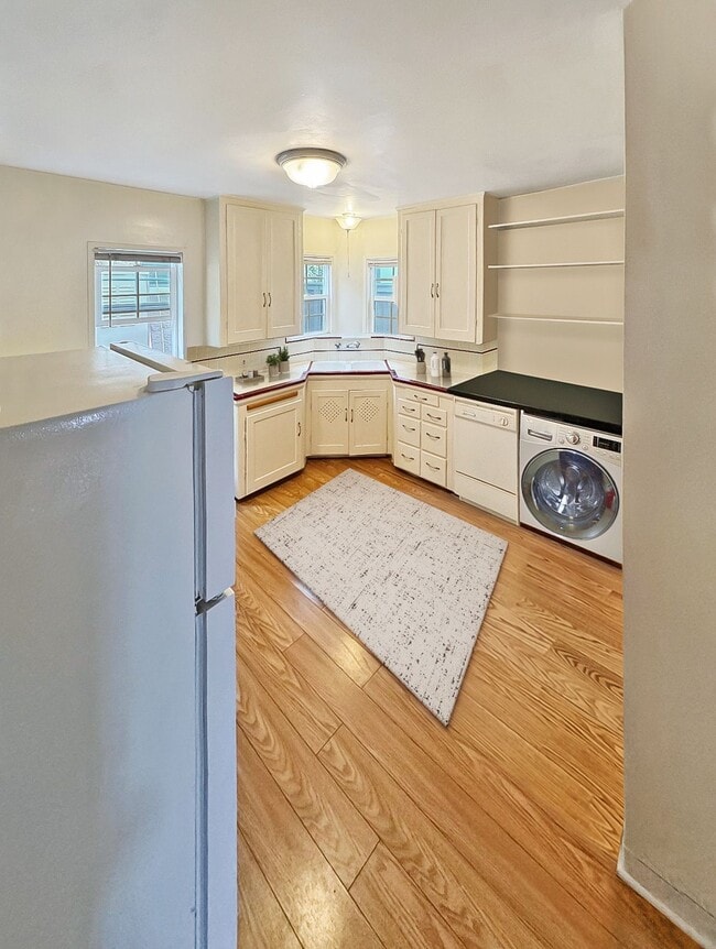 Building Photo - 38 8th Ct