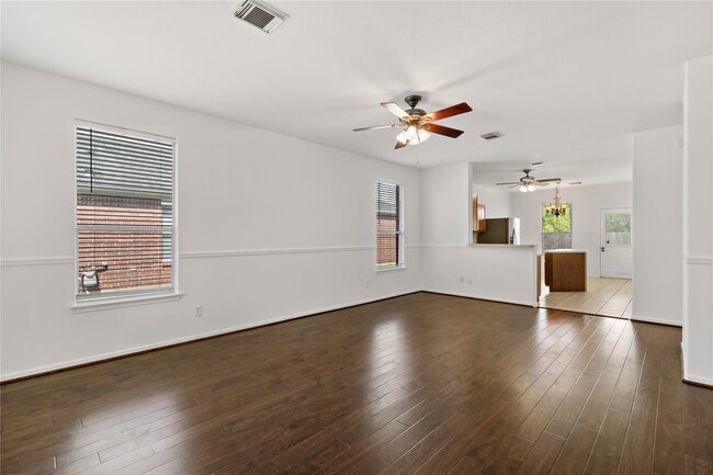Building Photo - Jefferson Street, Pearland, TX 77584 - 3 BR 2 BA single-family home