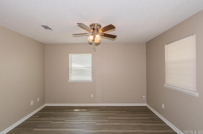 Building Photo - 1576 Skyline Dr