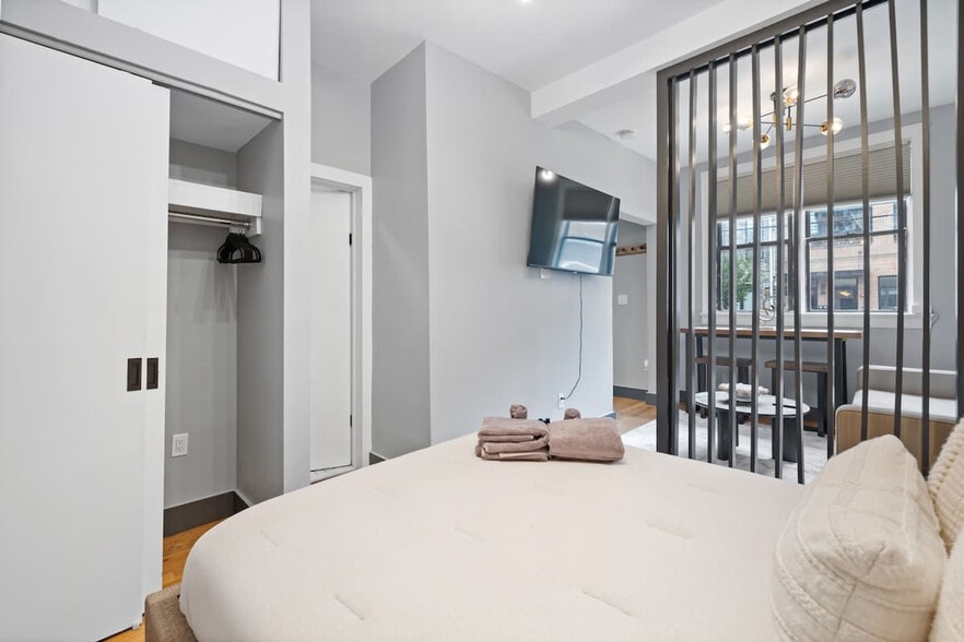 Building Photo - 340 Palisade Ave