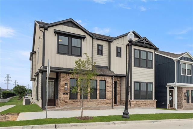 Building Photo - 921 Janwood Dr