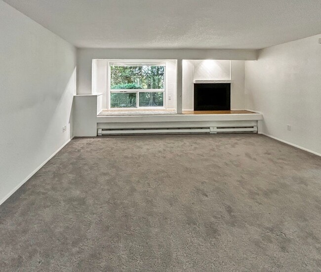 Building Photo - 2Bd/1.75Ba Redmond Condo