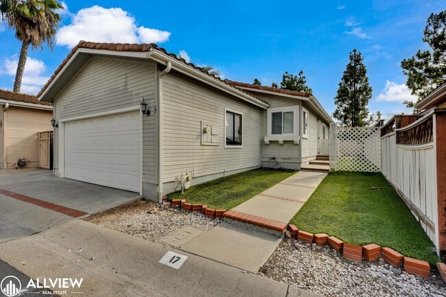 Building Photo - Charming 3-Bedroom Home in Rancho Bernardo...