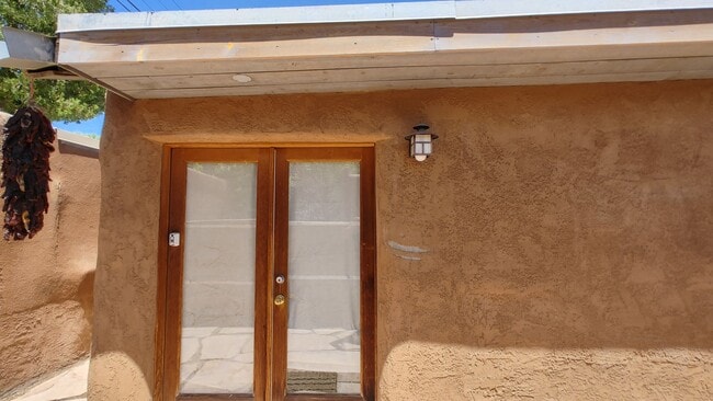 Building Photo - Coming Soon! Old Town Charm! 2 Bedroom Hou...
