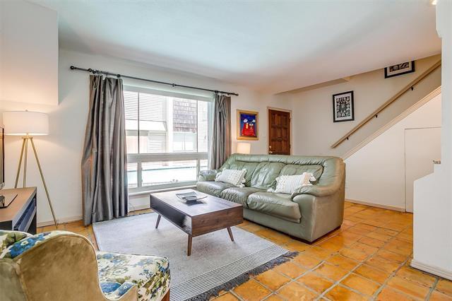 Primary Photo - 2710 Douglas Ave