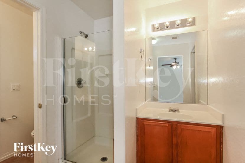 Building Photo - 850 S 223rd Ln