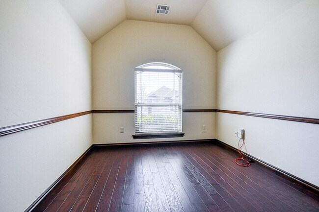 Building Photo - Beautiful home in Williamson Farms!