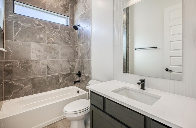 Building Photo - Beautiful East side House 4 bed-2.5 baths, part of The Overlook Casa Club that includes Swimming ...