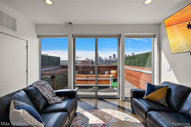 Building Photo - 284 Alfred St