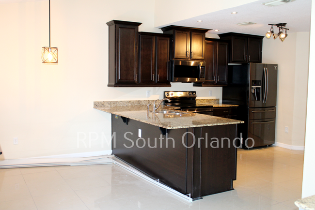 Building Photo - Beautiful 4 Bedroom 2.5 Bath Home with Hea...