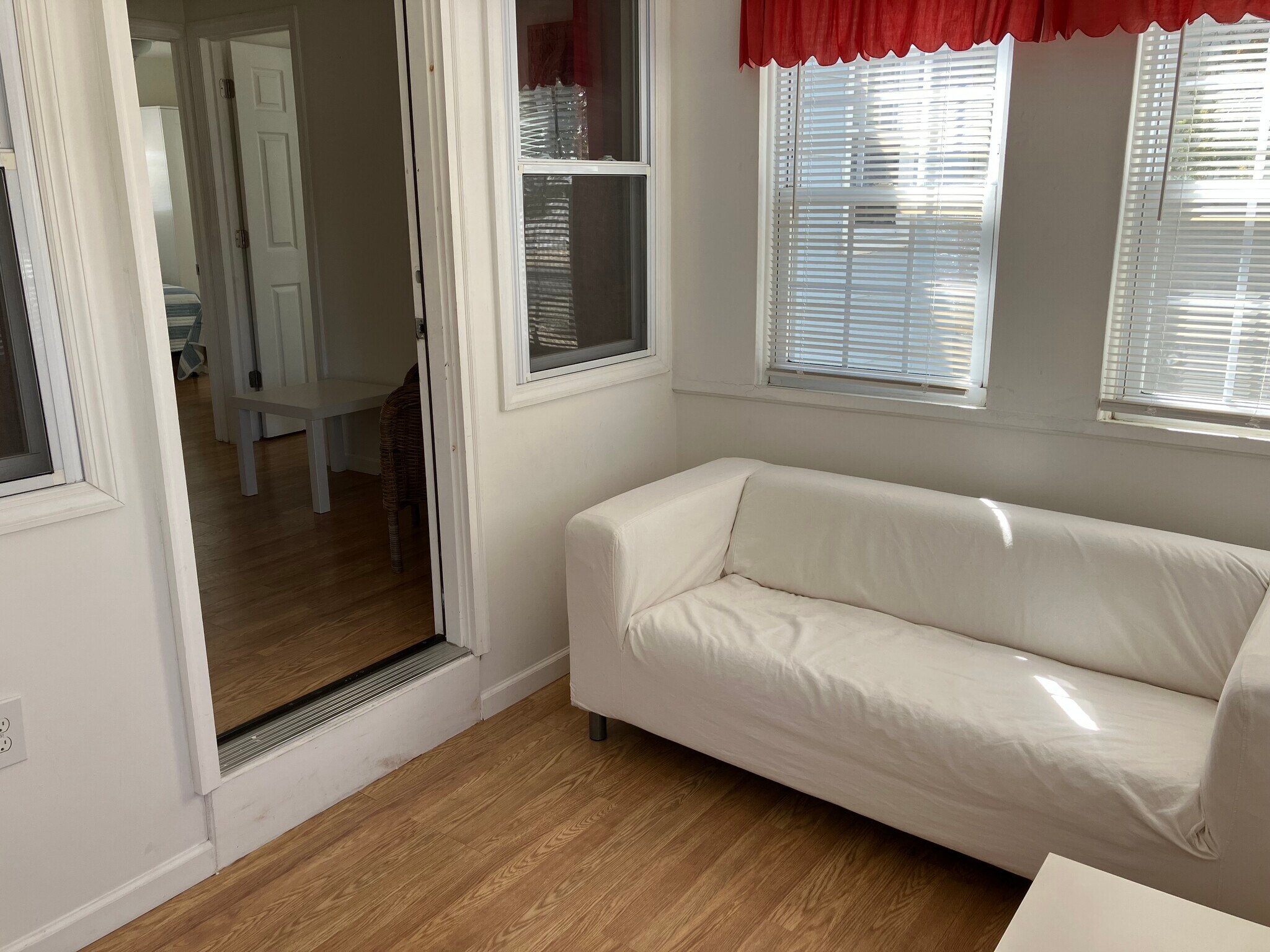 Building Photo - 1922 Baltimore Ave