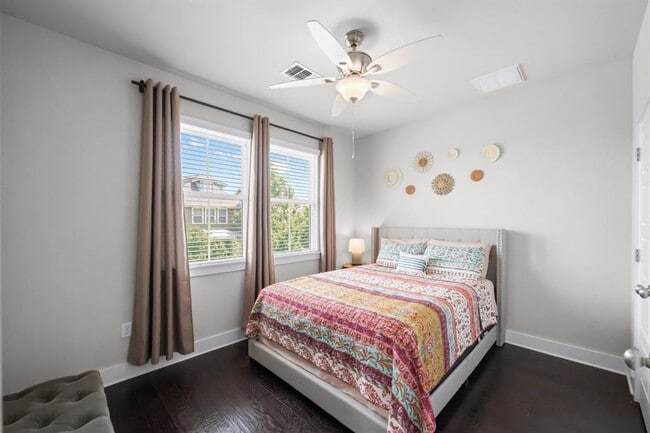 Building Photo - 915 Banyon St