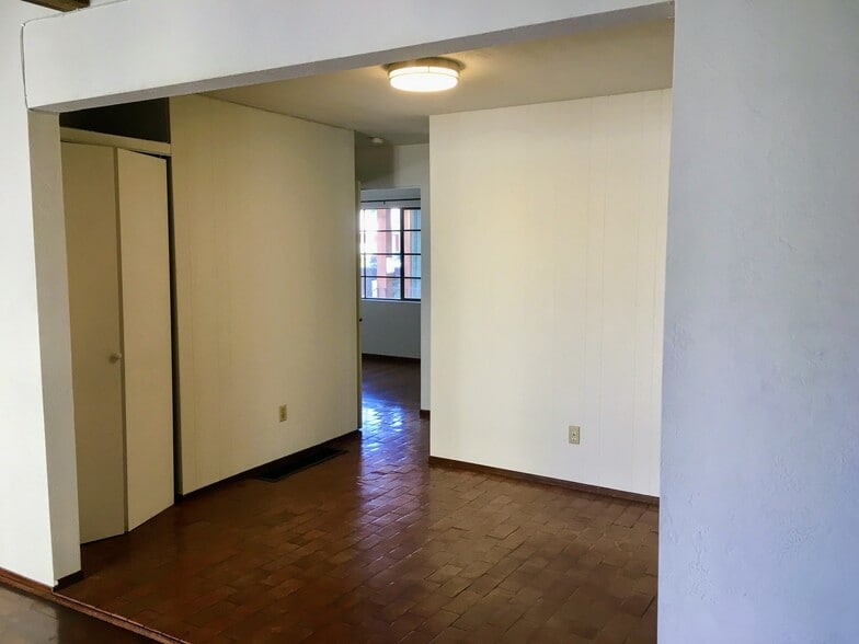 Hallway - 2342 Hilgard Ave