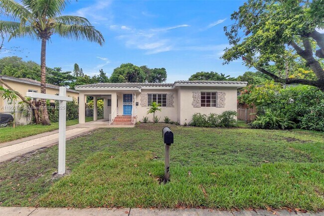 Building Photo - 69 NE 115th St