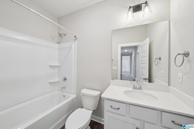 Building Photo - 129 Kings Wy