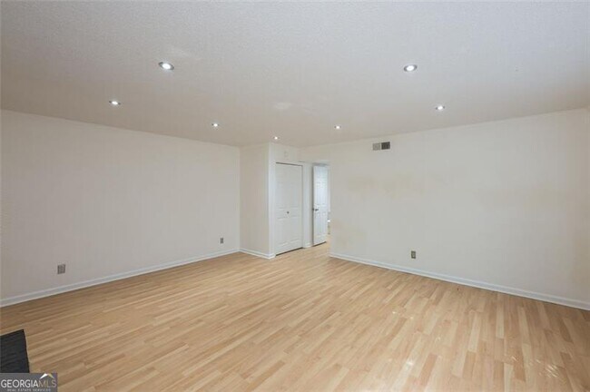 Building Photo - 9070 Cobbler Ct