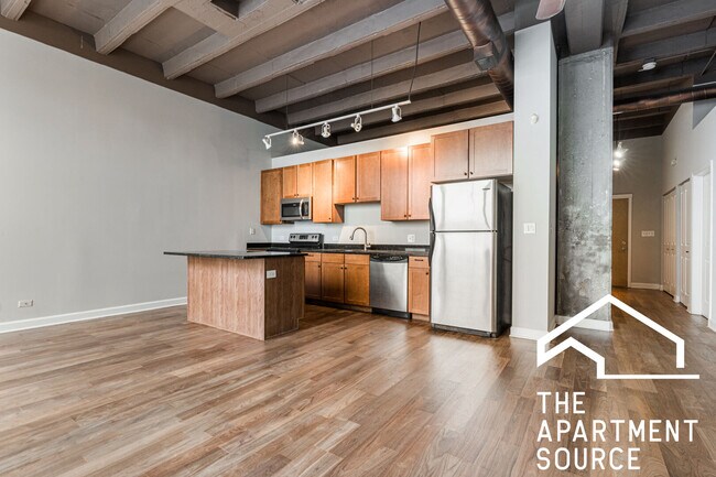 Building Photo - 4131 W Belmont Ave
