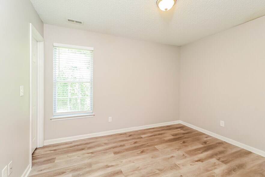 Building Photo - 3530 Joel Turner Dr