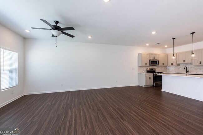 Building Photo - 5542 Highland St