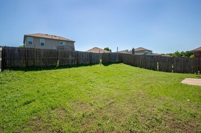Building Photo - House in Sherman for Lease
