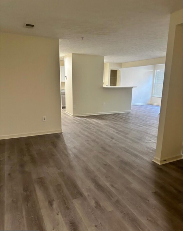 Building Photo - 8009 Township Dr