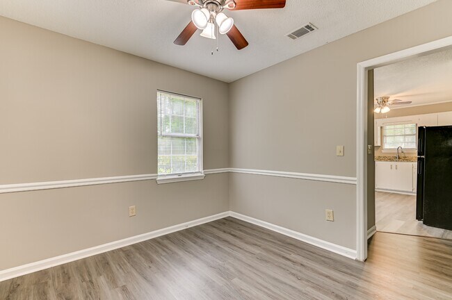 Building Photo - 2960 Glenn Hills Dr