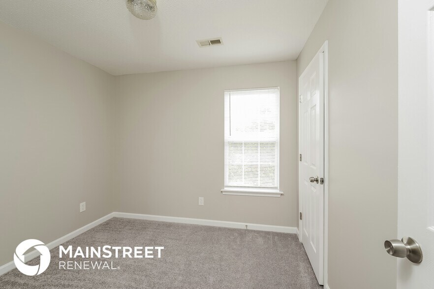 Building Photo - 5511 Grapevine Ct