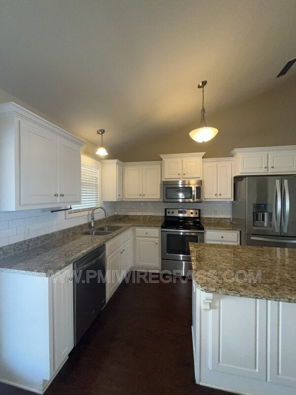 Building Photo - 229 Lace Dr