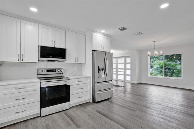 Building Photo - 5361 SW 7th St