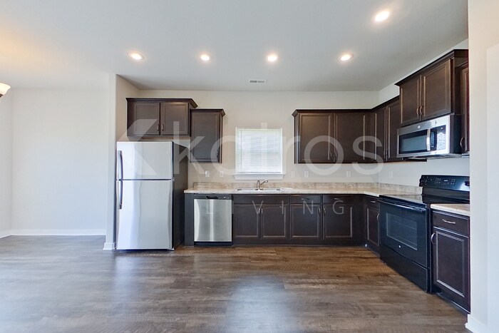 Building Photo - 26186 Valley Ridge Rd