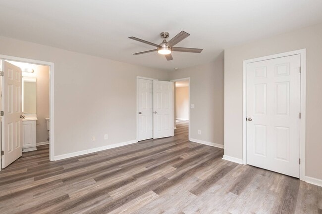 Building Photo - Charming 3 Bed/2 Bath Minutes Away From El...