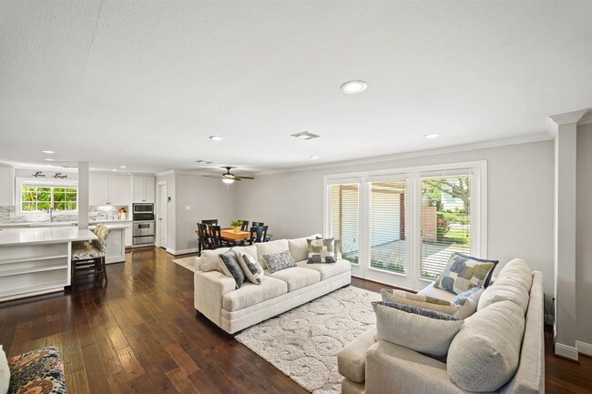 Building Photo - 4943 Cheena Dr