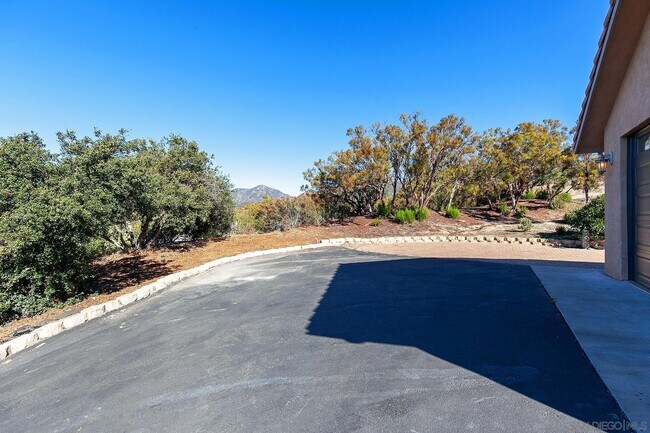 Building Photo - 32153 Cerrada del Coyote