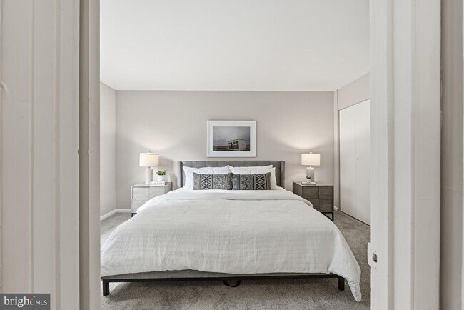 Building Photo - 5406 85th Ave