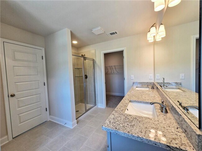 Building Photo - 7325 Yewtree Dr