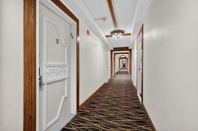 Building Photo - 18151 NE 31st Ct